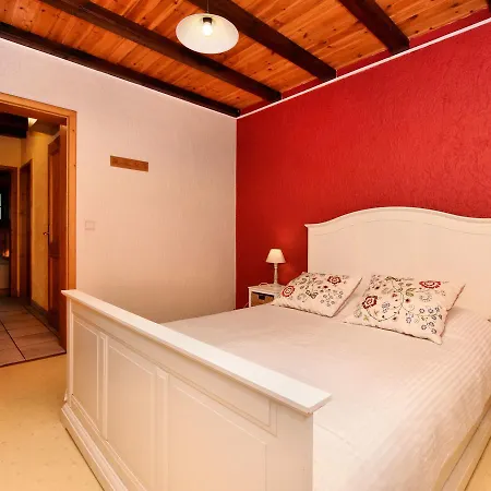 Chalet In With Sauna And Garden Alpehytte *
